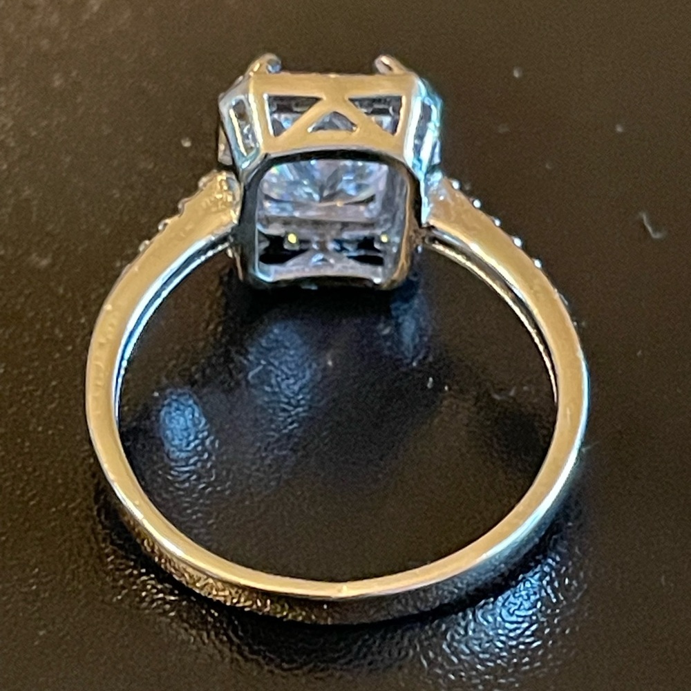 White rhinestone silver plated CZ ring - Picture 4 of 9